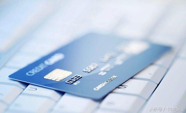 正规POS机：朋友们在选择信用卡最低还款时要多付出哪些成本？