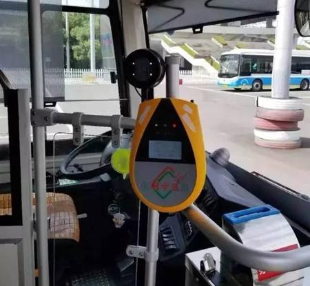 POS机安装：浙江台州引进圆形公交二维码刷卡机，将实现刷手机乘坐公交！_1