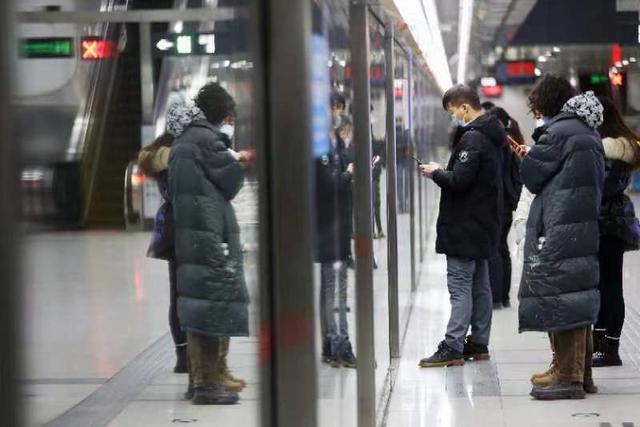 银联POS机：今起北京地铁、公交不再拒绝核酸超过48小时乘客乘车