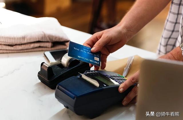 代理拉卡拉：信用卡账单分期和现金分期之间的区别和优势，你真的清楚吗？