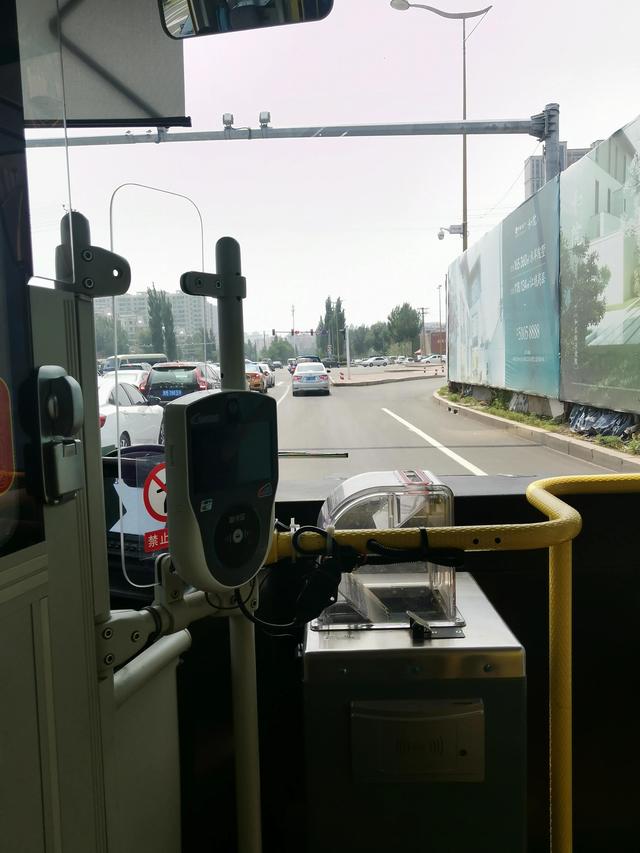 拉卡拉代理：关于某些公交车的刷卡器的安装问题