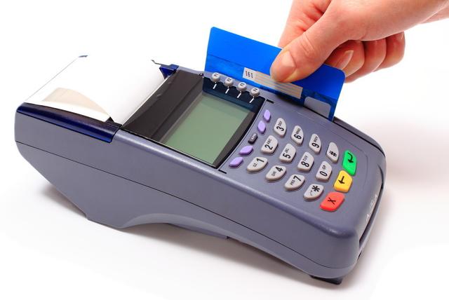 安装POS机：信用卡还款要0.1%左右的手续费，这个费用完全可以避免