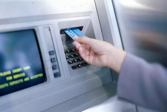 一清POS机：急用钱时，请分清信用卡取现、现金分期和信用卡贷款！
