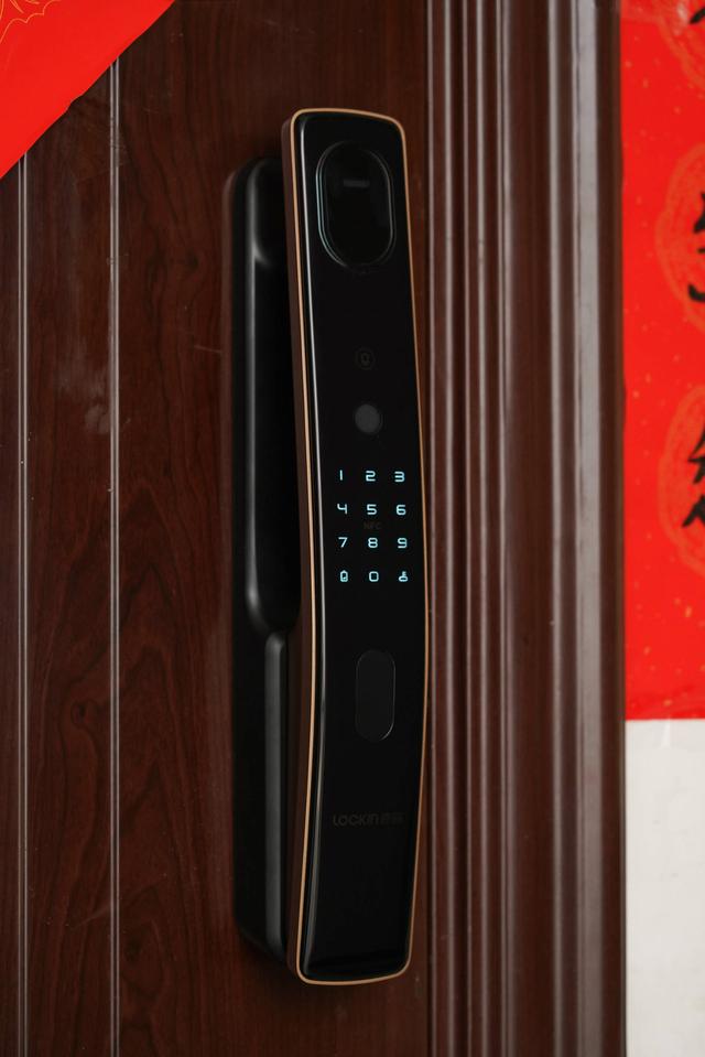 拉卡拉POS机免费申请：老年人指纹不清晰也好用的优秀智能锁--鹿客S50F人脸识别智能锁