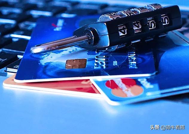 拉卡拉申请：信用卡有哪些好处是显而易见的？