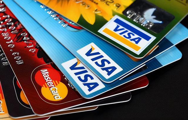 拉卡拉POS机办理：为什么银行总向你推销信用卡？